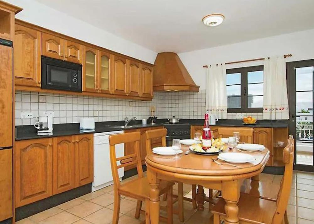 Villa Diama With 3 Bedrooms and 2 Bathrooms
