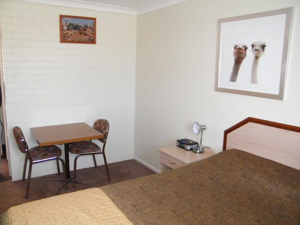 The Clansman Motel