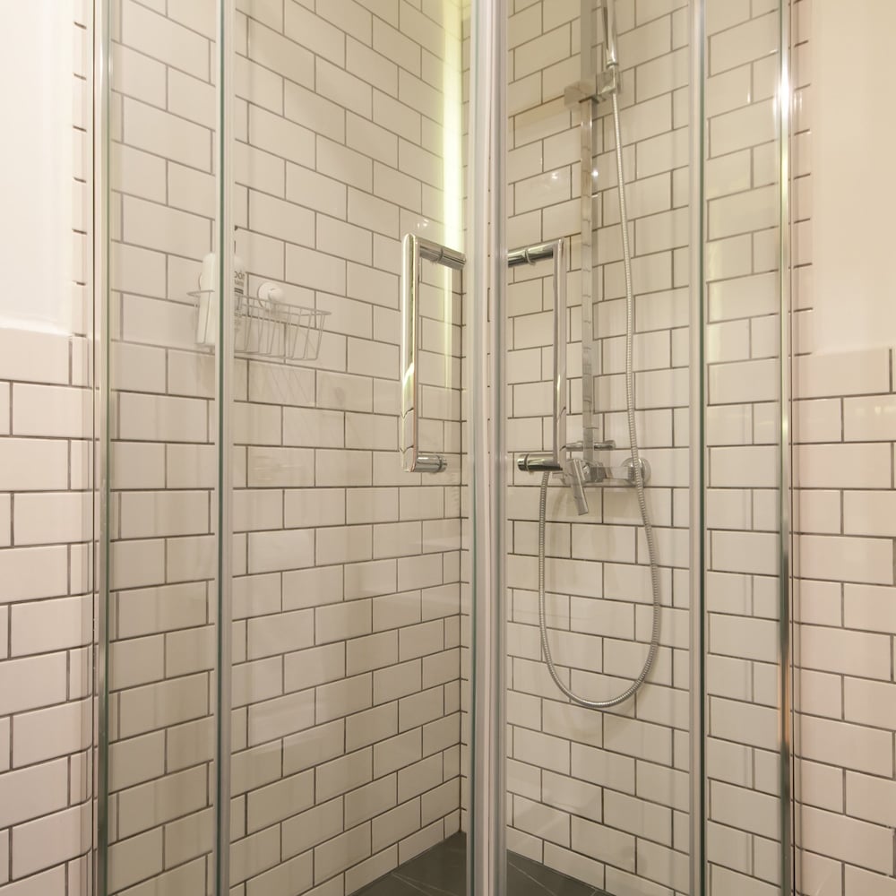 Paseo DE Gracia Modernist Apartment TWO BED TWO Bath By Myrentalhost