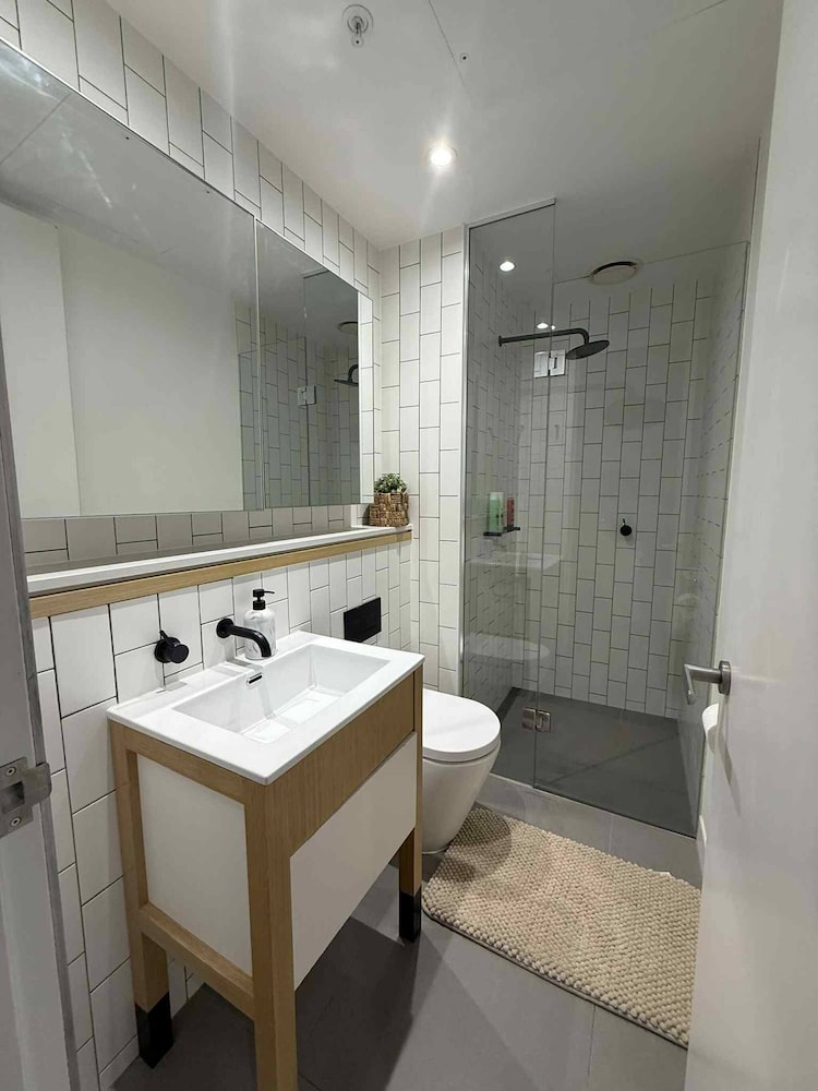 Cosy 2 Bedroom Apartment With Pool, gym and Sauna