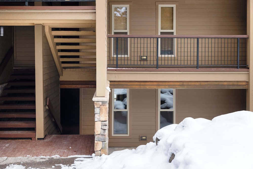 High Desert Retreat - For 4!