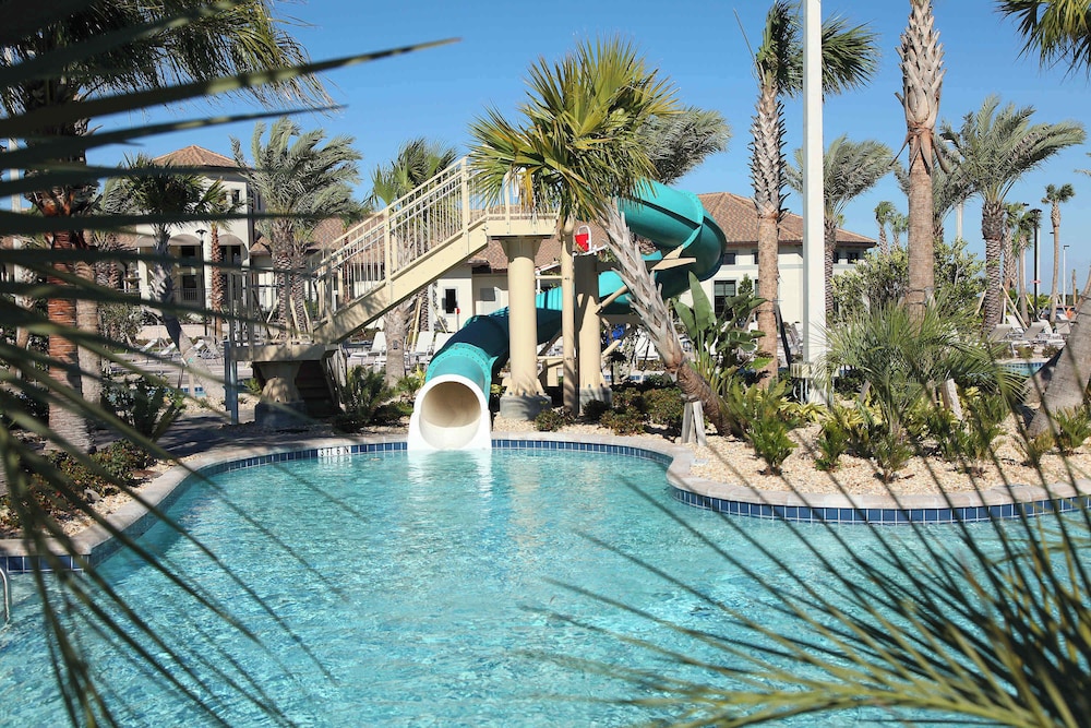 Relaxing 4BR Villa With Pool in Champions Gate