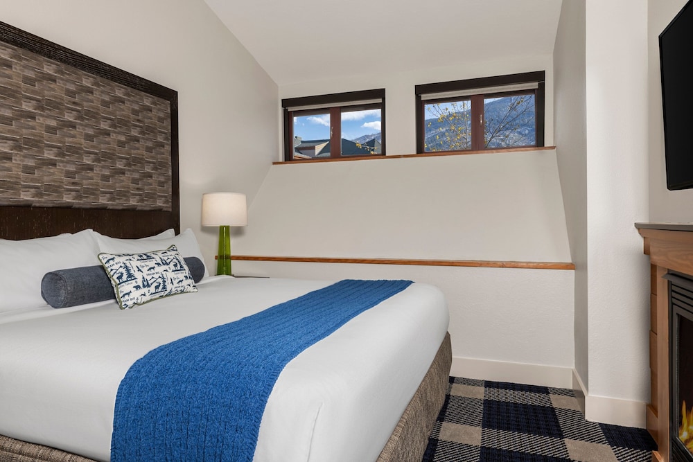 Lake Tahoe Vacations - Marriott Grand Residence Club, Lake Tahoe - 1 to 3 bedrooms Pent - Property Image 3