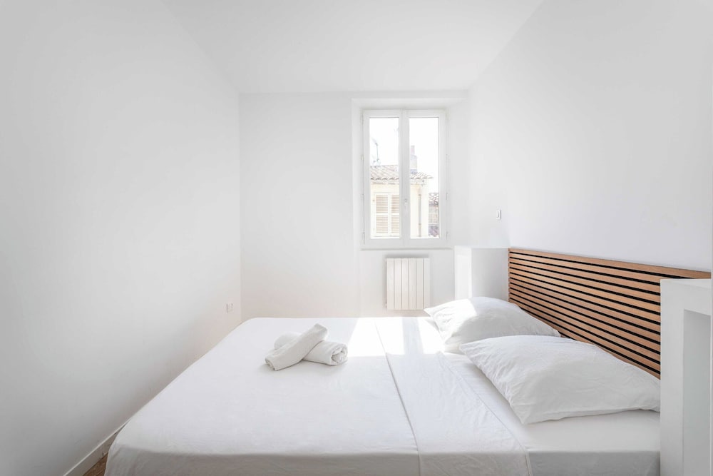 Charming 1 Bed/4floor Apartment Marseille Notre Dame Du Mont view 5