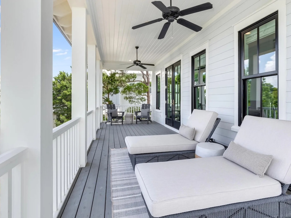 Honeybee by Southern Vacation Rentals