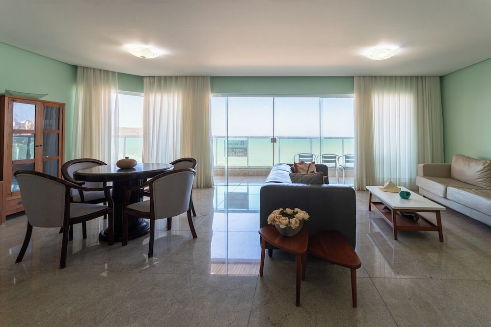 Apto Pet Friendly com 3 Su tes e Vista Para o Mar