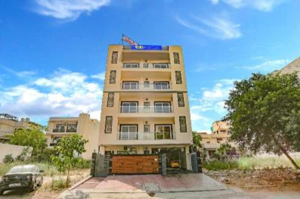 Fabhotel Starlight Sanctuary