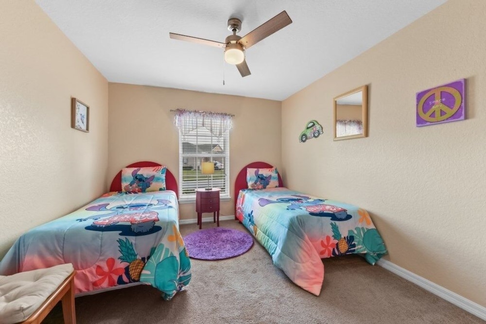Reserve Retreat - Gated 4br With Pool Near Disney 4 Bedroom Villa