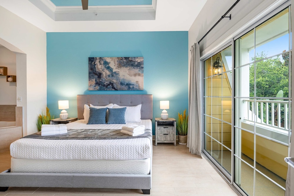 Sunset Views and Serenity - Reunion Escape for 4