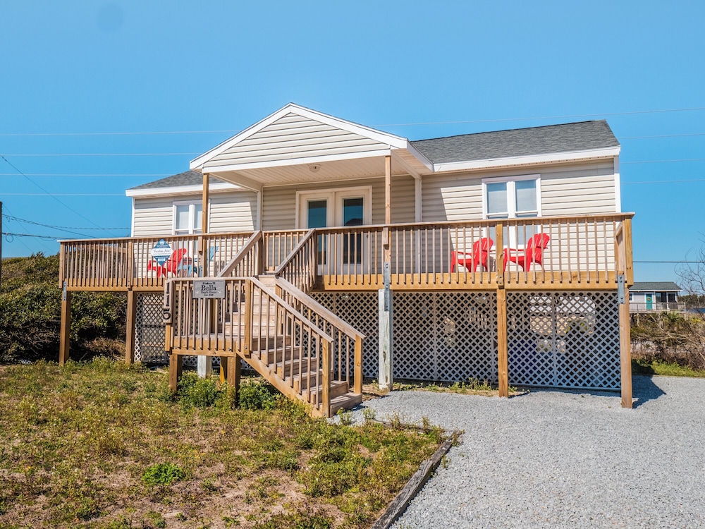 Bella Beach House by Topsail Realty