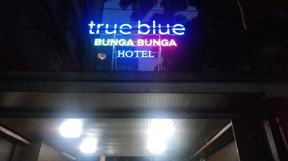 True Blue Bunga Bunga Hotel Pasar Baru