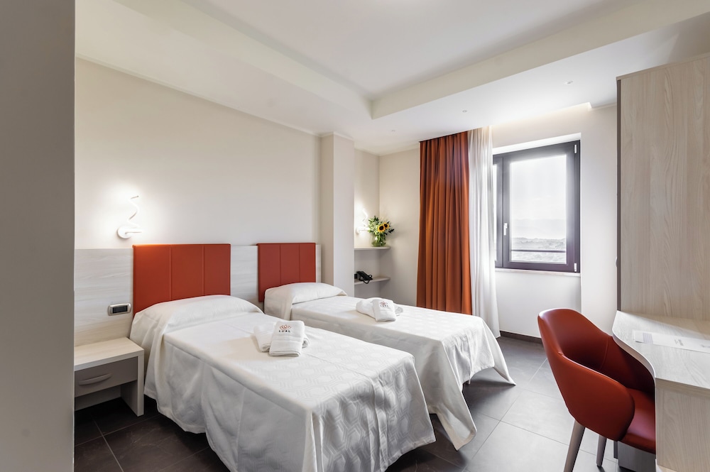 Lual Bleisure Hotel