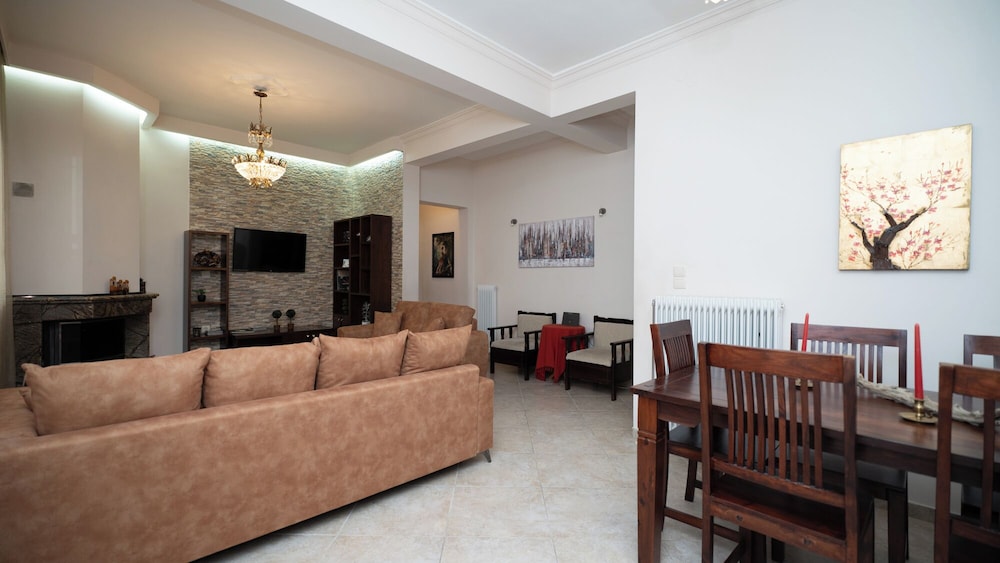 My Home - Meteora Central Apt - 2 BD