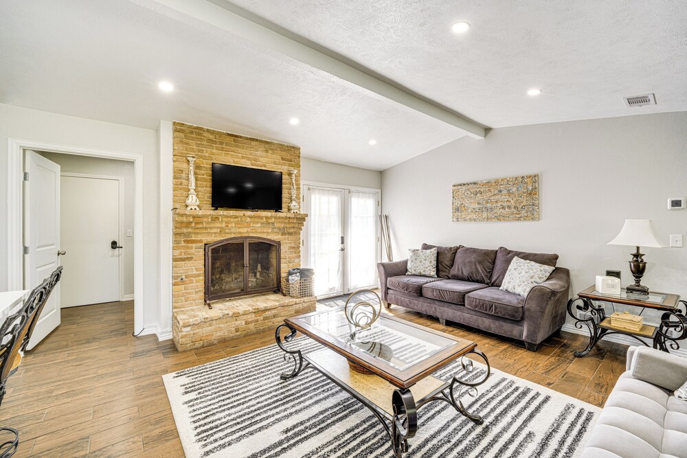 Texas Home w/ Yard: 2 Mi to Prairie Creek Park view 2