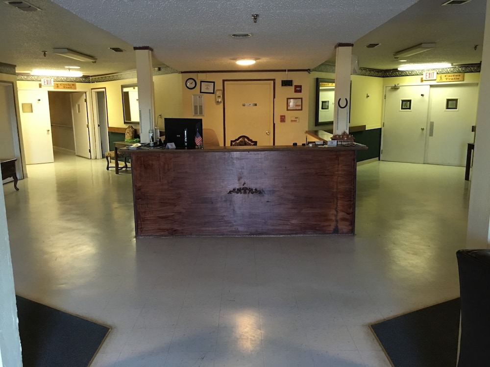 Reddy Inn and Suites