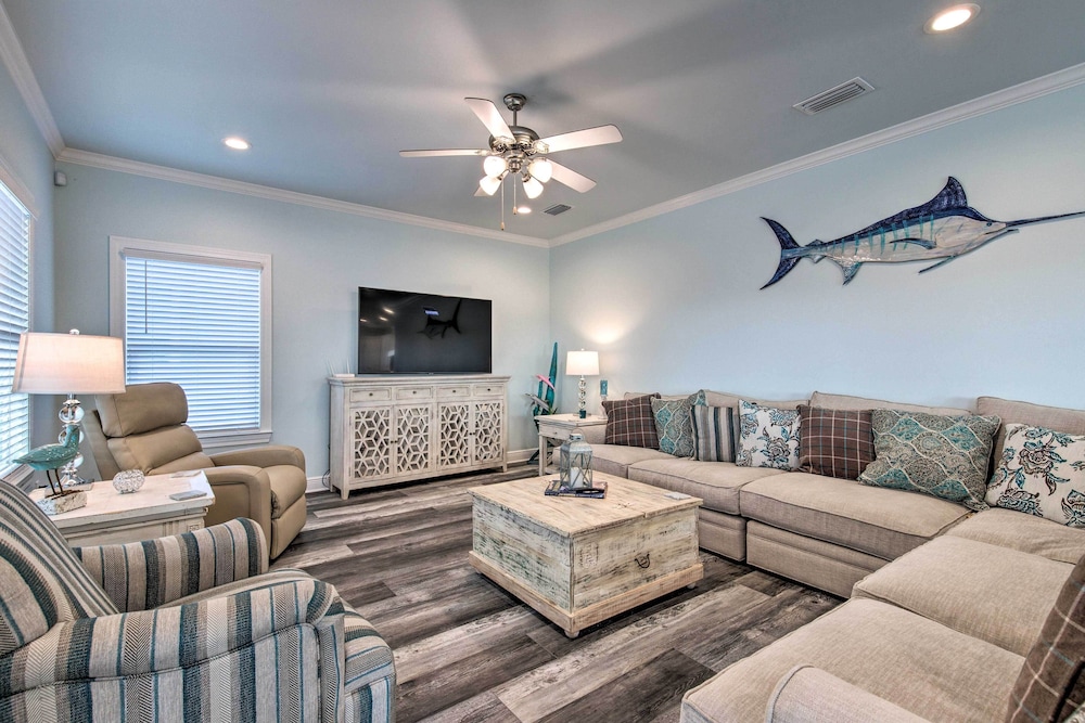 Luxe Stilted Home w/ Kayaks: Walk to Beach view 5