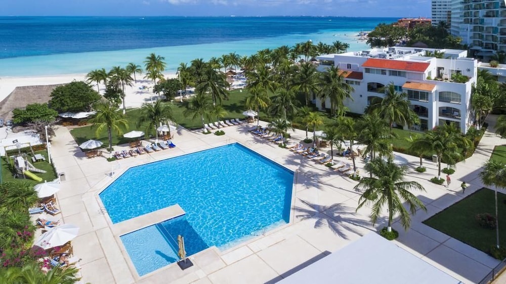 Vacation getaway with beach access