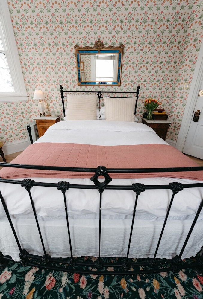 Ellerbeck Mansion Bed & Breakfast