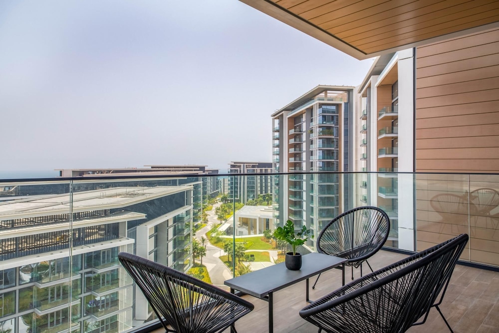Stunning Sea Views on Dubai s New Luxury Island