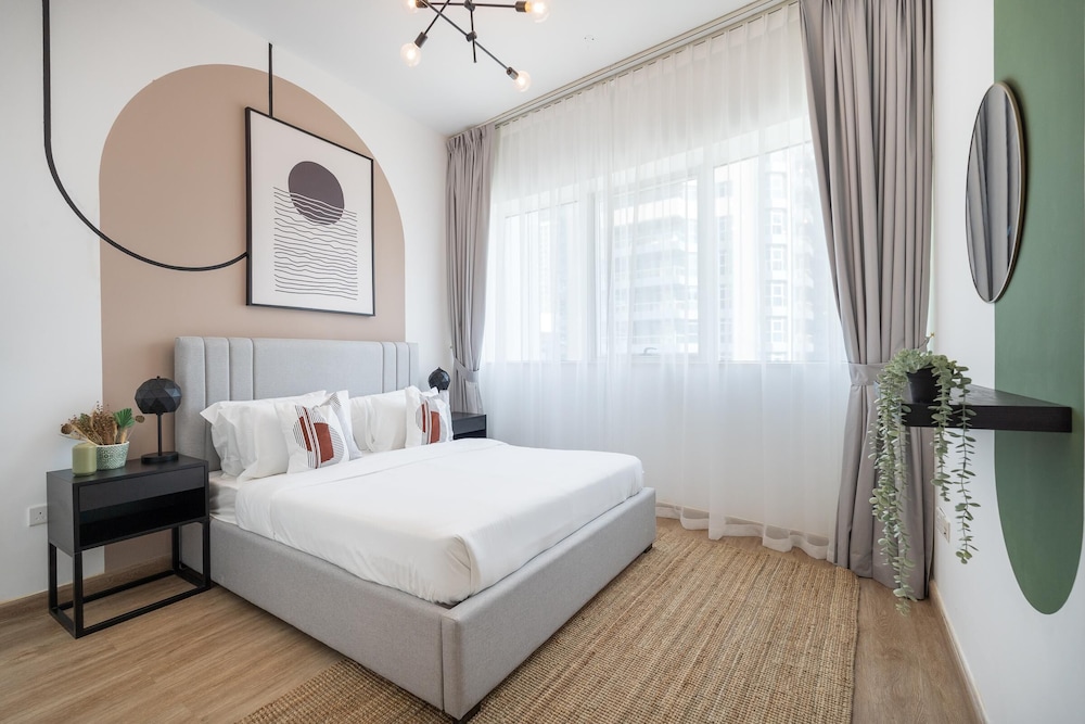 Dubai Marina - Stunning Huge 4 Bedroom Apts Near JBR - Gym - Pool - Parking by Sojo Stay