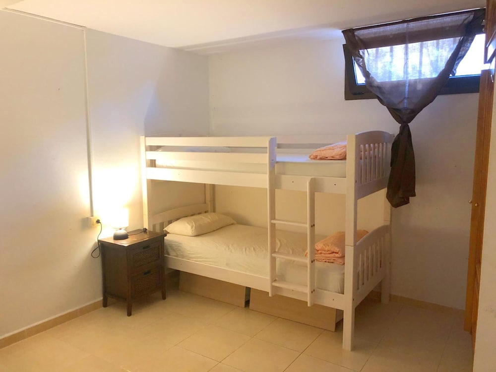 International Surf School & Camp - Hostel