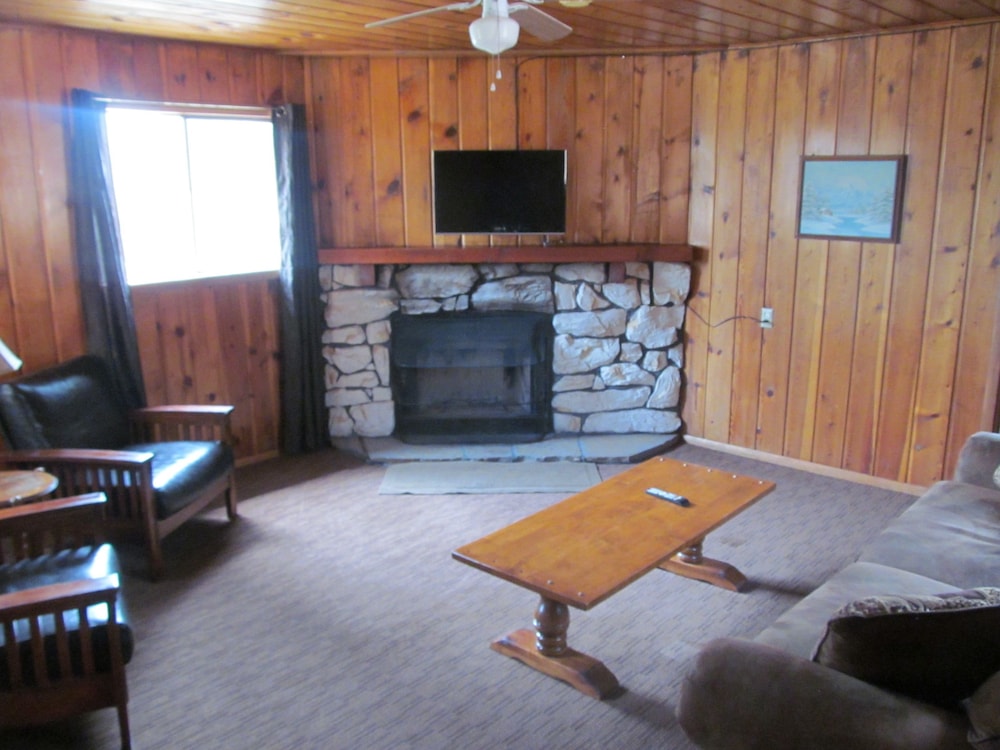 Lazy Oaks Resort