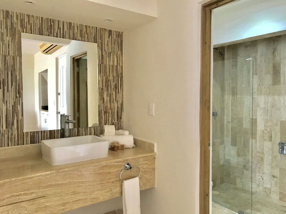 OvaCancun Apartments