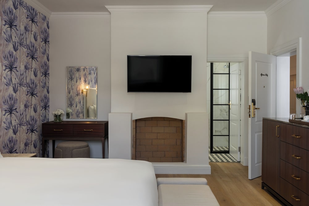 Guest House by Morea