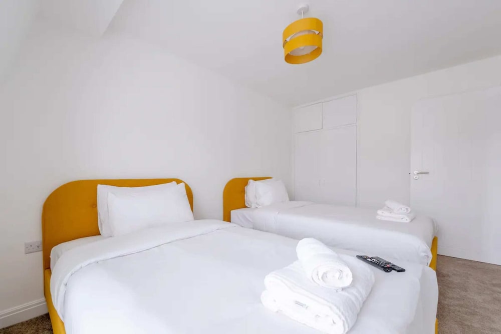 Central 3BD Flat With Balcony in Paddington