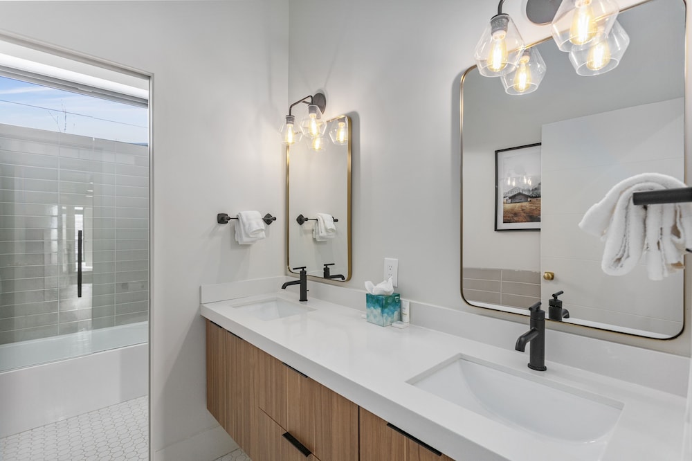 1506 W Orion Way - Skyridge 6 Br Home With Hot Tub 6 Bedroom Home
