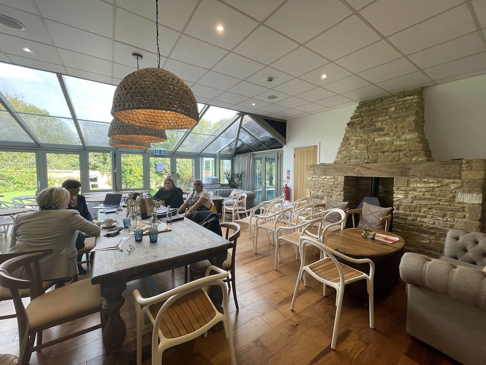 Ovington Gardens by Onefinestay