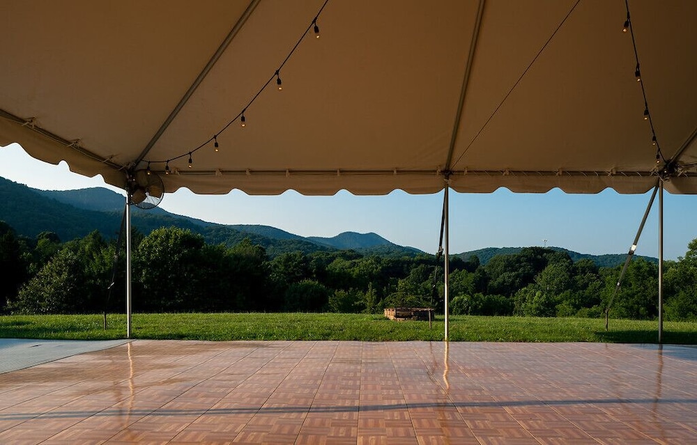 Engadine Inn  Cabins - Property Image 45