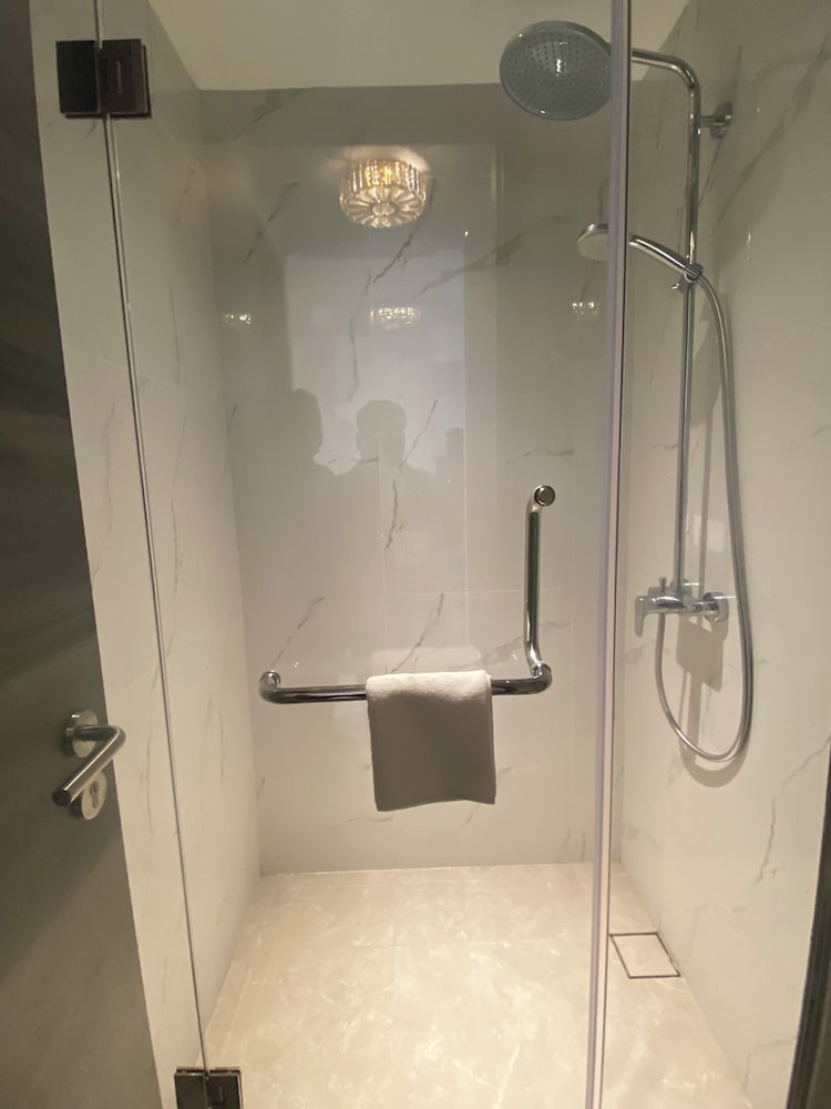 AGILE Infinity Suites TRX By AR