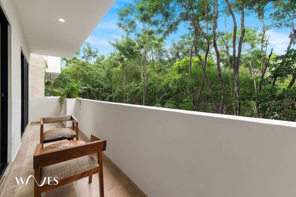 1 Br LX Amenities Prime Location