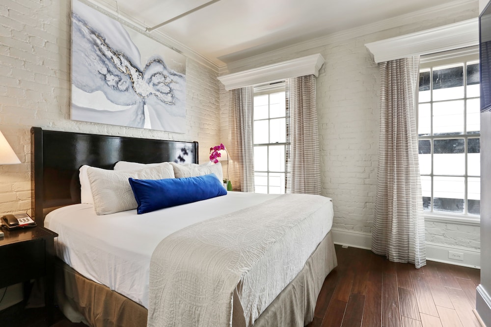 New Orleans Vacations - La Galerie French Quarter Hotel - Property Image 37