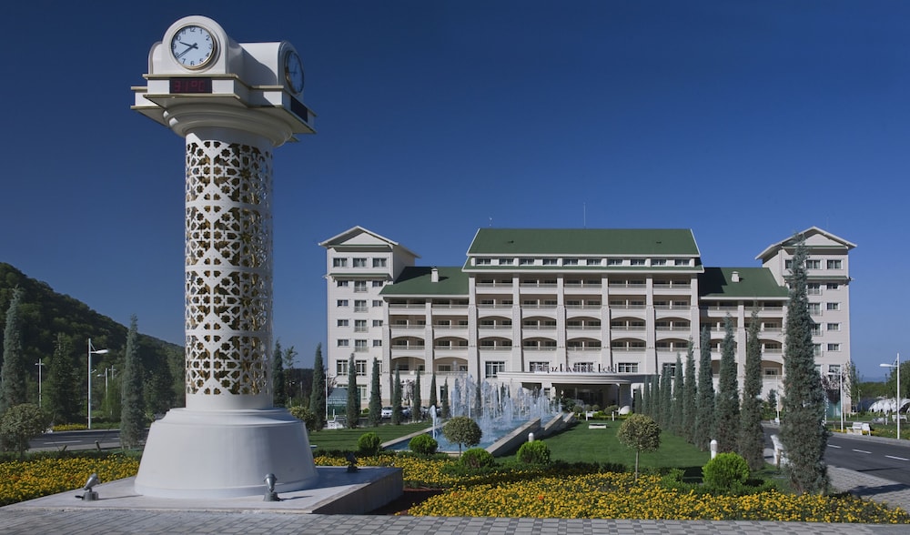 Qafqaz Riverside Resort Hotel