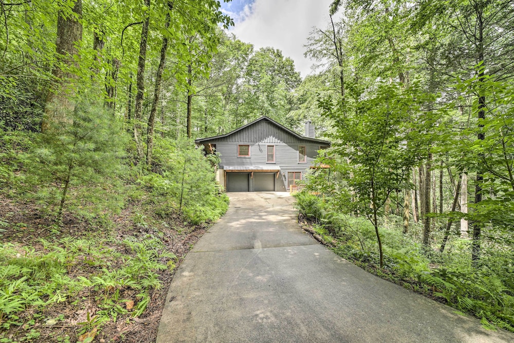 Secluded Sapphire Chalet w/ Game Room + Decks view 4