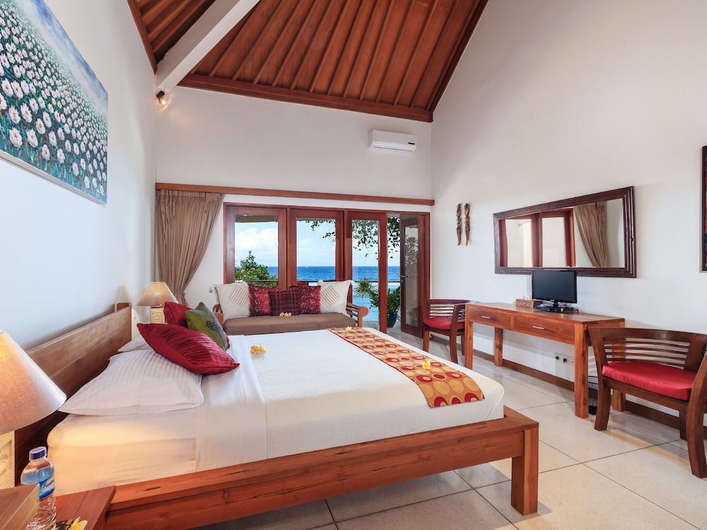 Villa Pantai by Villa Finder