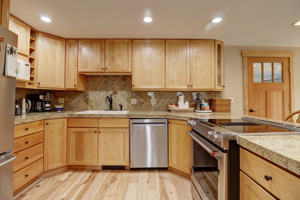 1250 Willow Grove 3 Bedroom Townhouse