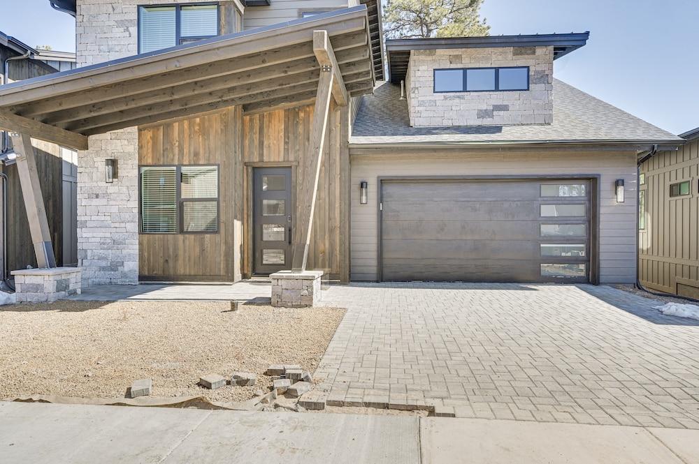 Flagstaff Group Getaway w/ Game Room & Deck