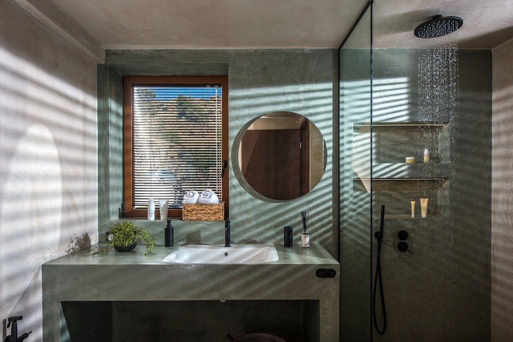 Villa Helios - Elevate Your Senses