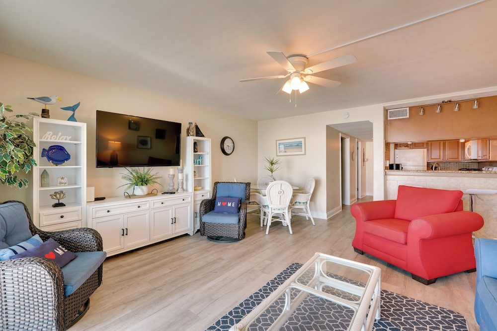 Oceanfront PCB Condo: Steps to Private Beach!