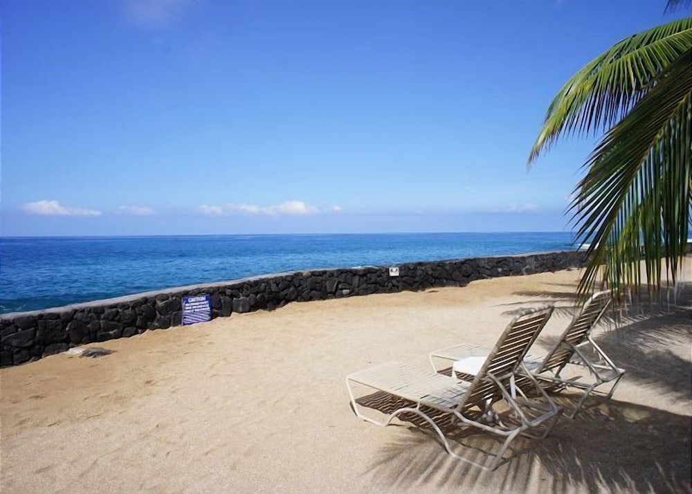 Almost Ocean Front - Beautiful Woodwork - Top Floor - Vrkcv
