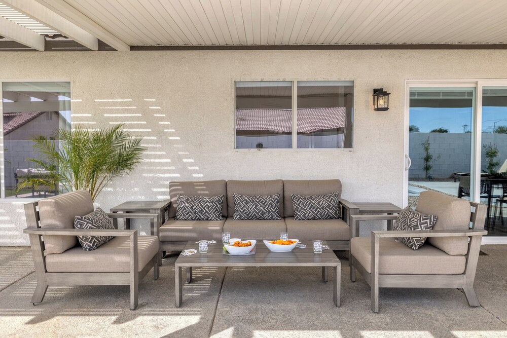 Montego by Avantstay Private Yard w/ Pool & Hot Tub