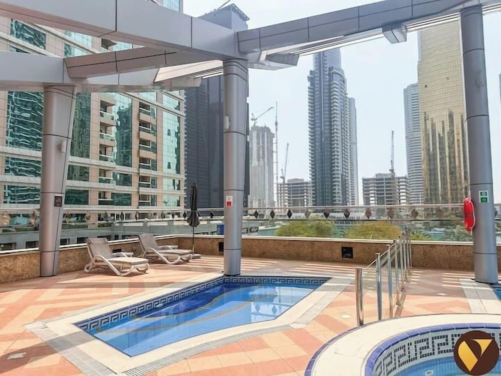Luxury Stay in JLT Near Metro & JBR