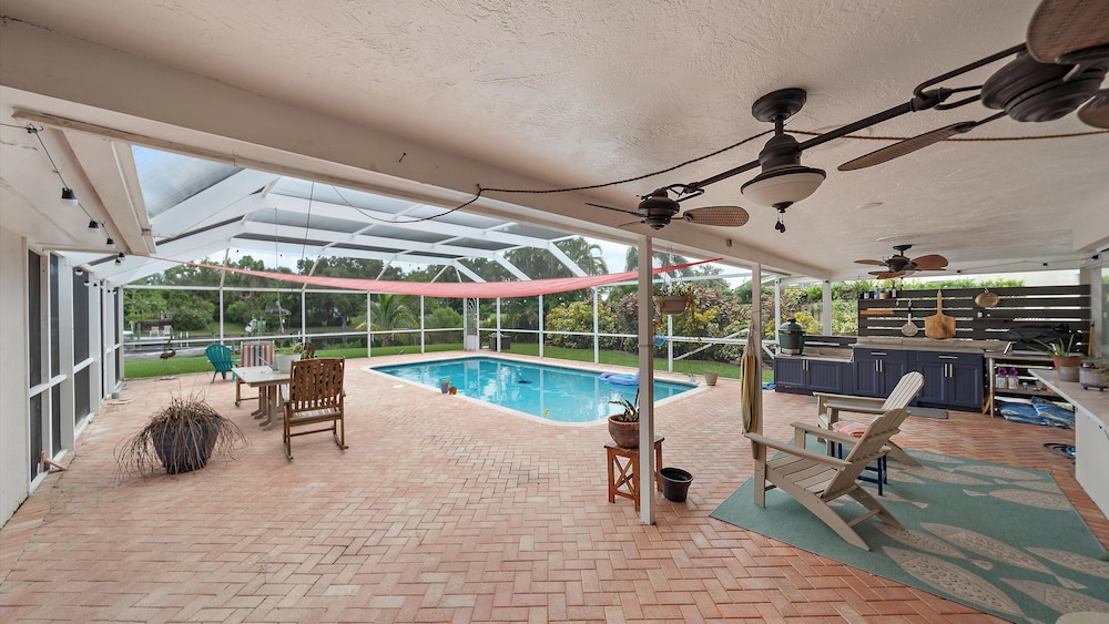 Gulf Tide Getaway 2 Bedroom Home