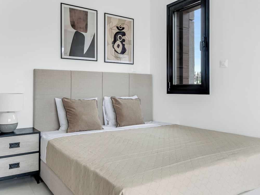 Sanders Elgio - Neat 3-bdr Apt With Rooftop view 2