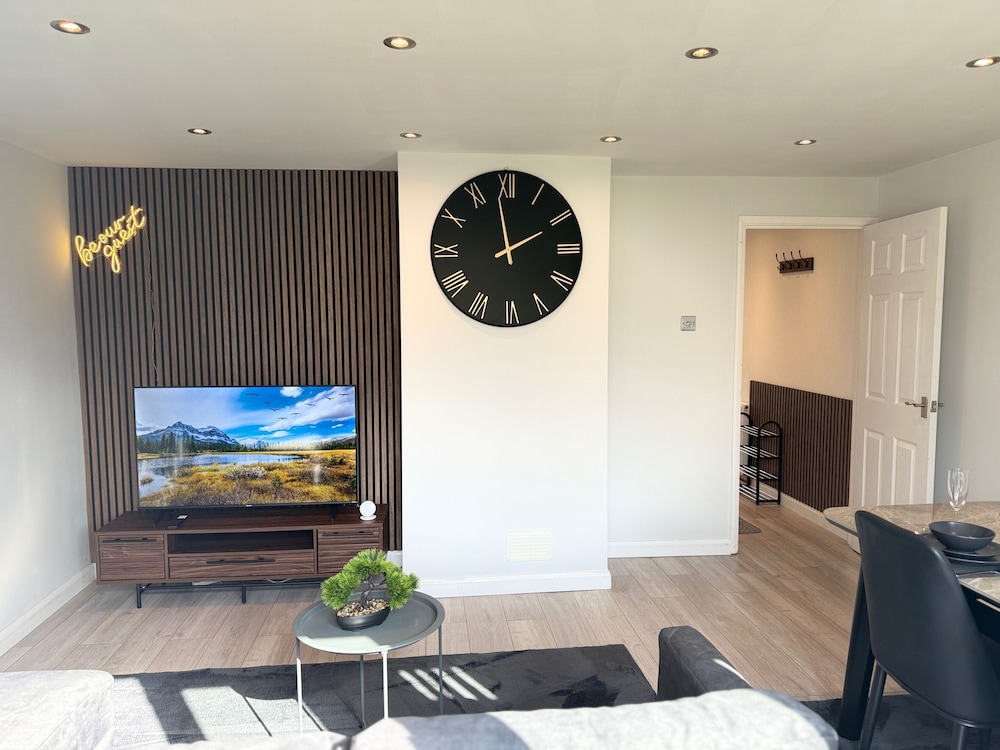 Harlow Cozy 3-bed House Retreat