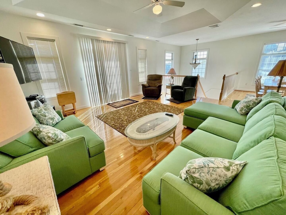Clayton Street 17B