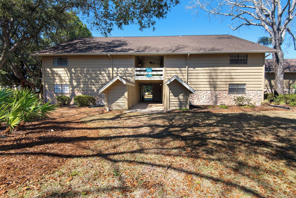 Sleeps 8 w/ Resort Pools, Tennis, Golf & Beach Access + Attraction Tickets!